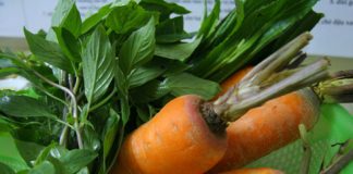 Cách nấu hủ tiếu, bánh mì bò kho hấp dẫn ngon miệng