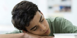 Ngủ trưa quá nhiều gây hại cho trí nhớ