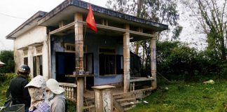 Con đánh chết mẹ già 81 tuổi rồi dùng dao tự sát