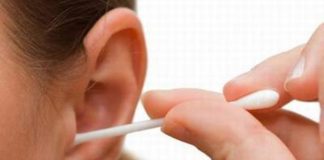 Cách dùng sáp ong chữa bệnh viêm ống tai ngoài - 1