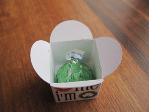 Cách làm hộp quà nhỏ xinh cho Valentine trắng