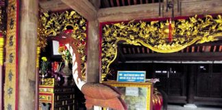 Cổ kính đền Cuông