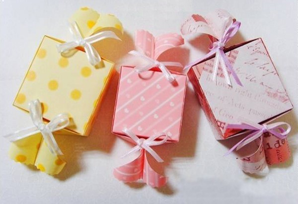 Cách làm hộp quà hình viên kẹo ngọt ngào mà đơn giản