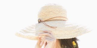 5-nguyen-nhan-de-gay-dau-dau-vao-mua-he