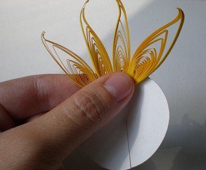 Cách làm tranh giấy xoắn hoa hướng dương tuyệt đẹp
