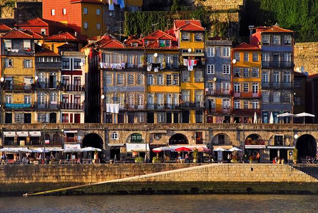 Thăm Cais da Ribeira linh hồn của Porto