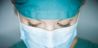 Nuốt đắng đỡ đẻ cho vợ hờ của chồng