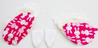 Trời lạnh mẹ học cách làm dép bông đi trong nhà cho bé