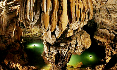 Ngỡ ngàng trước vòng cung hang động kỳ vĩ ở Tân Hóa