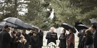 Nằm mơ thấy đám ma là điềm gì?