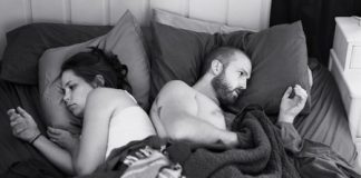 Smartphone khiến chúng ta cách xa nhau như thế nào?