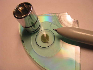 Hướng dẫn làm mặt dây chuyền từ đĩa CD