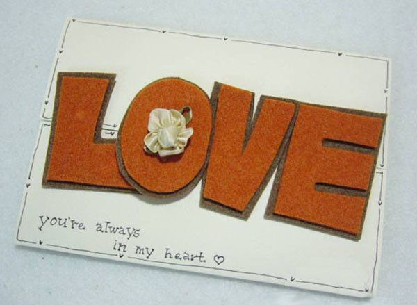 Làm thiệp Valentine độc đáo với khóa cài bằng chữ “LOVE”