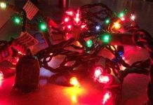 Đèn trang trí cây thông được mắc nối tiếp hay song song?