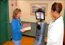 Robot giúp bác sĩ sát cánh cùng bệnh nhân Robot giúp bác sĩ sát cánh cùng bệnh nhân