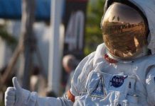 Sống ngoài vũ trụ 1 năm sẽ khiến bạn trẻ hơn so với ở trên Trái Đất bao lâu?