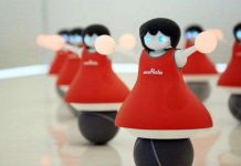 Nhật chế tạo robot cổ vũ cực chất