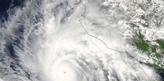 Tại sao bão Thái Bình Dương hiếm khi tấn công nước Mỹ?