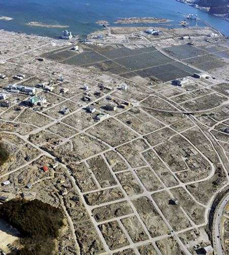 Hình ảnh mới về khoảnh khắc sóng thần ập đến Nhật