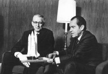 Những khoảnh khắc đáng nhớ trong chương trình tàu con thoi Mỹ