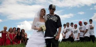 Gia đình nổi giông bão từ khi biết tôi lấy người nước ngoài