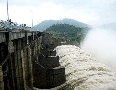 Lao đao lũ lụt mới không do ‘ông trời’