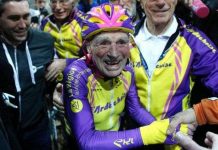 Cụ ông 105 tuổi người Pháp phá kỷ lục thế giới về đạp xe