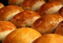 Nếu biết làm bánh mì phức tạp đến thế, bạn sẽ thay đổi hoàn toàn cái nhìn về nó