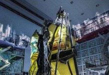 "Bóng ma" lơ lửng trên kính viễn vọng của NASA