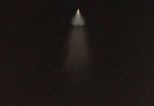 Người Trung Quốc xôn xao vì vật thể bay phát sáng