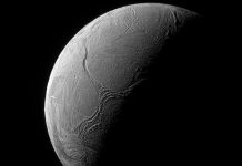 Tò mò với chữ Y khổng lồ trên Mặt trăng Enceladus