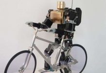 Robot đi xe đạp hai bánh, phanh bằng chân Robot đi xe đạp hai bánh, phanh bằng chân