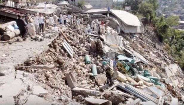 Tan hoang sau động đất ở Ấn Độ
