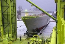 Nga nhận tàu làm bằng sợi thủy tinh lớn nhất thế giới