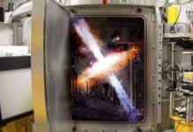 Vũ trụ thu nhỏ ra đời trong phòng thí nghiệm Vũ trụ thu nhỏ ra đời trong phòng thí nghiệm