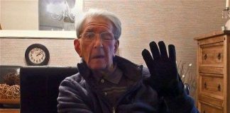 Găng tay biết nói