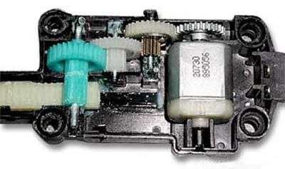 Những điểm mấu chốt của hệ thống khóa cửa xe