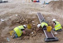 10 ngôi mộ tập thể đầy bí ẩn