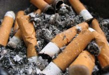 Dùng tàn thuốc làm áo phông Dùng tàn thuốc làm áo phông