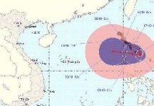 Bão số 10 ra khỏi biển Đông, vẫn hướng vào Việt Nam