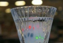 Đá kĩ thuật số cảnh báo mức độ say xỉn