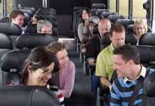 Vui vẻ hơn nhờ nói chuyện với người lạ