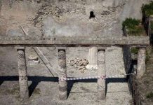 Bức tường dài 2 mét ở Pompei đổ sập do mưa lớn