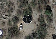 Google Earth chụp ảnh vật thể tròn màu đen giống đĩa bay Google Earth chụp ảnh vật thể tròn màu đen giống đĩa bay