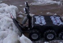 Dọn tuyết với robot điều khiển từ xa