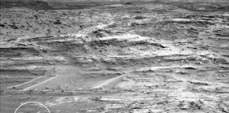 Vật thể lạ giống con tàu bí ẩn trên sao Hỏa