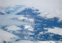 Đảo băng lớn nhất trồi lên vì biến đổi khí hậu Đảo băng lớn nhất trồi lên vì biến đổi khí hậu