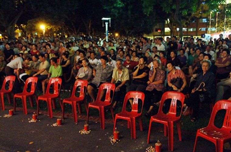 Khám phá những phong tục truyền thống trong ngày Rằm tháng 7 ở phương Đông