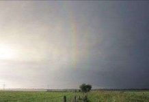 Lần đầu chụp được ảnh cầu vồng bậc 4 trên bầu trời