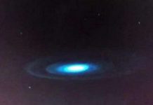 Ánh sáng xanh bí ẩn ở nước Anh